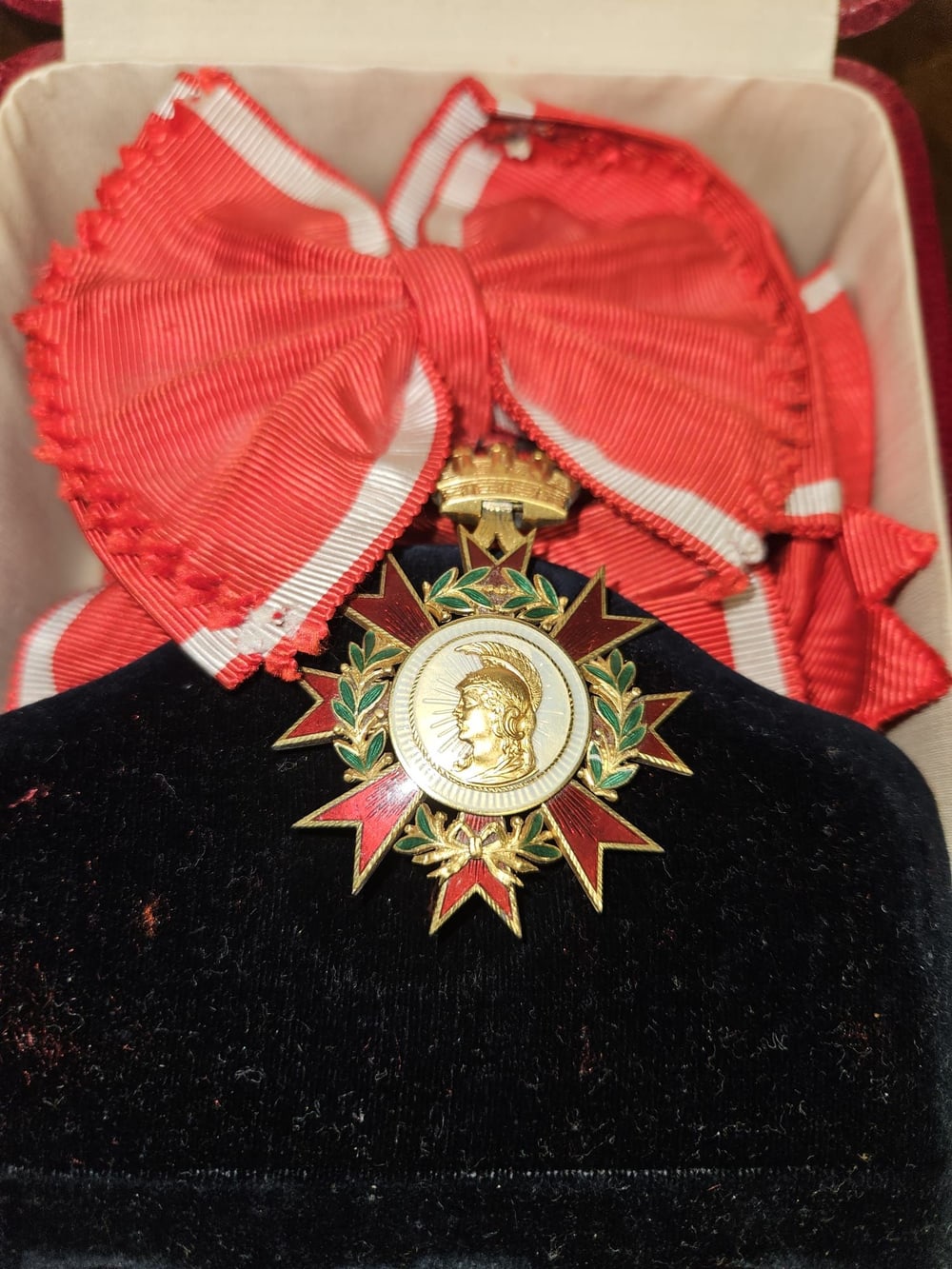 Kreuz am Band